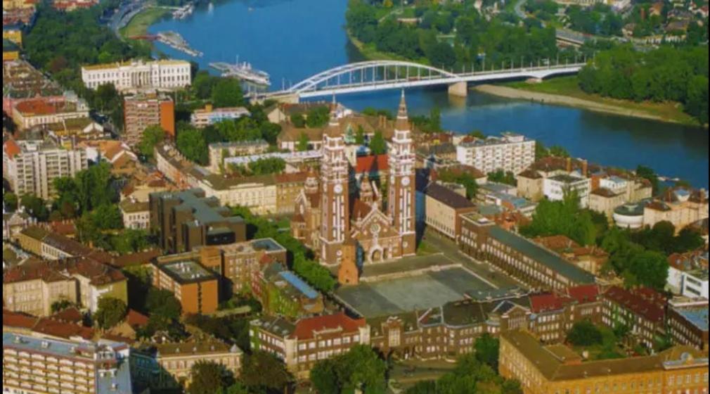 Dom Square-Centrum-Free Parking Apartment Szeged Ngoại thất bức ảnh