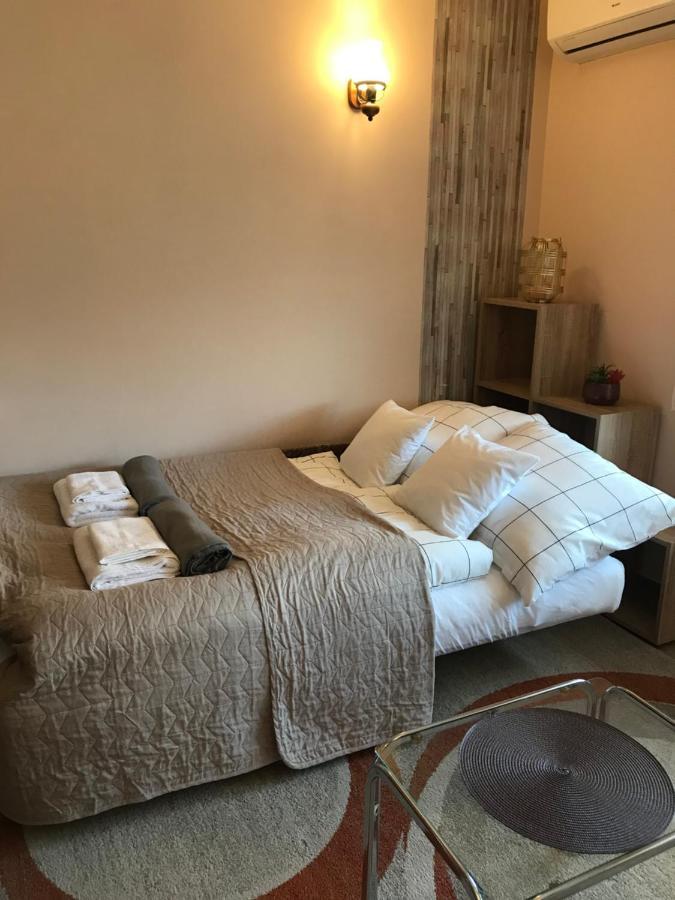 Dom Square-Centrum-Free Parking Apartment Szeged Ngoại thất bức ảnh