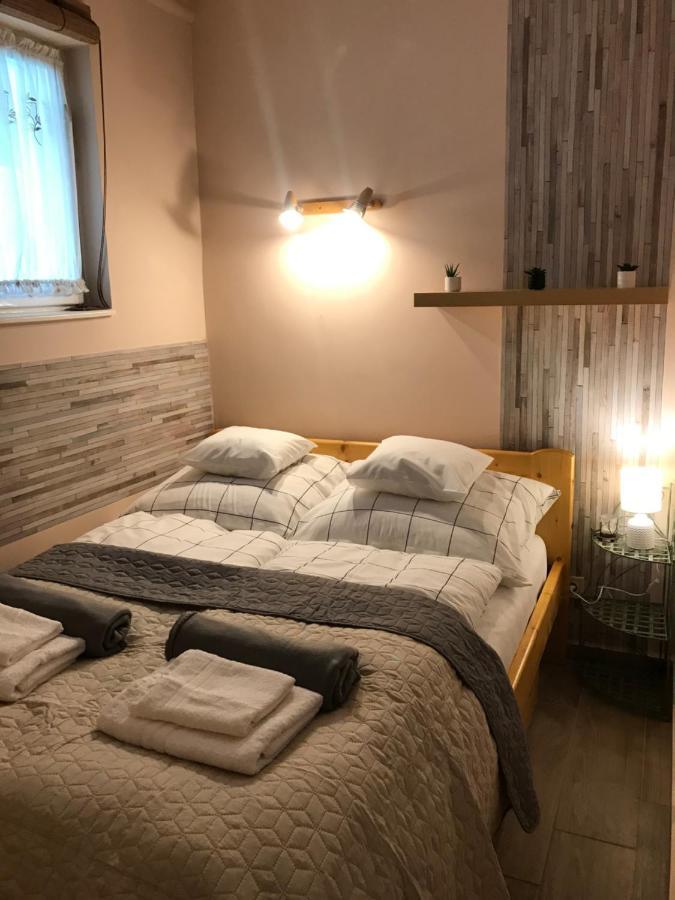 Dom Square-Centrum-Free Parking Apartment Szeged Ngoại thất bức ảnh