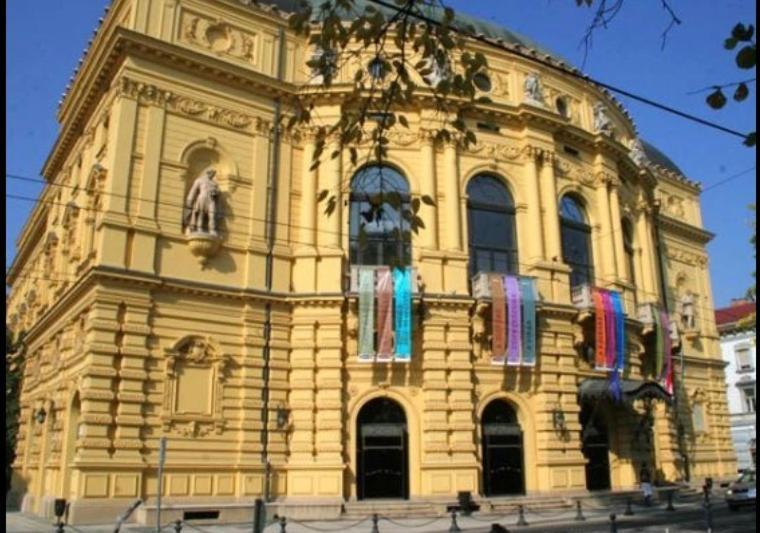 Dom Square-Centrum-Free Parking Apartment Szeged Ngoại thất bức ảnh