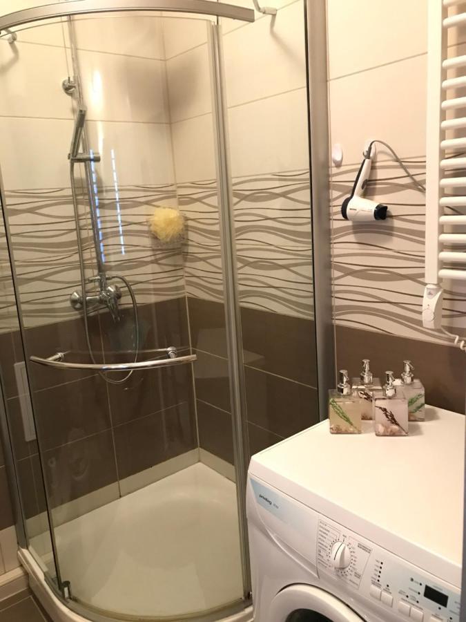 Dom Square-Centrum-Free Parking Apartment Szeged Ngoại thất bức ảnh