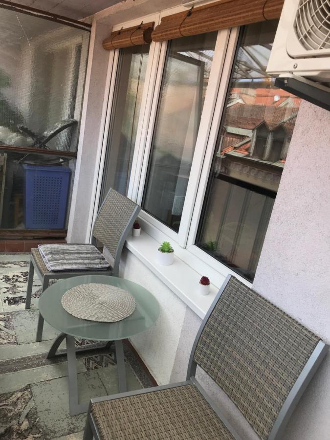 Dom Square-Centrum-Free Parking Apartment Szeged Ngoại thất bức ảnh