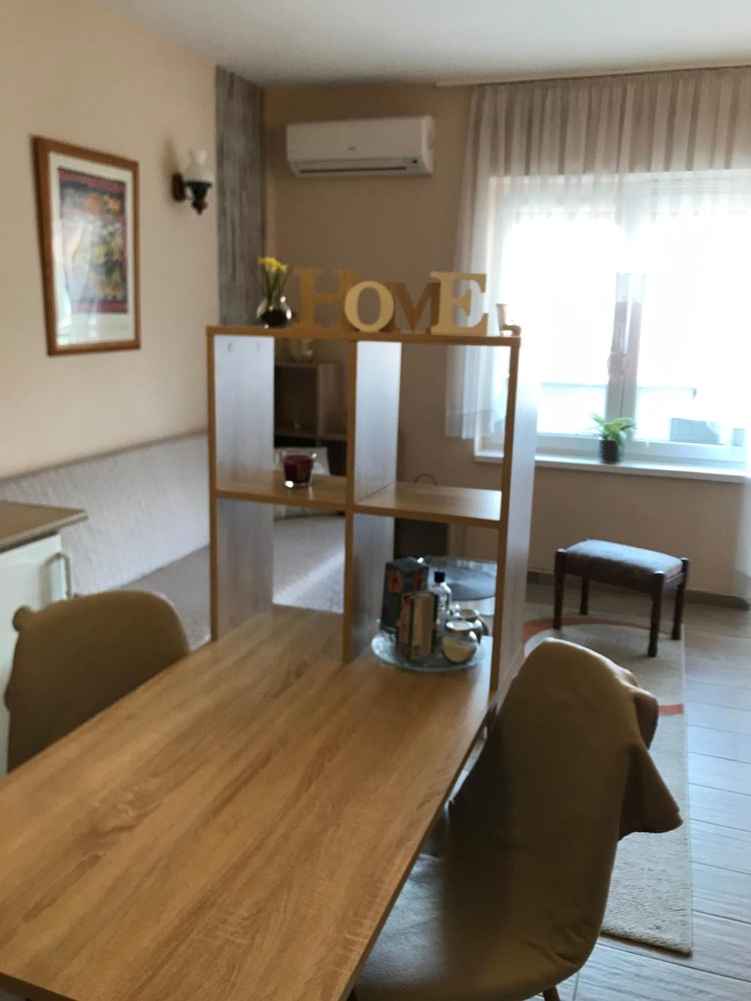 Dom Square-Centrum-Free Parking Apartment Szeged Ngoại thất bức ảnh